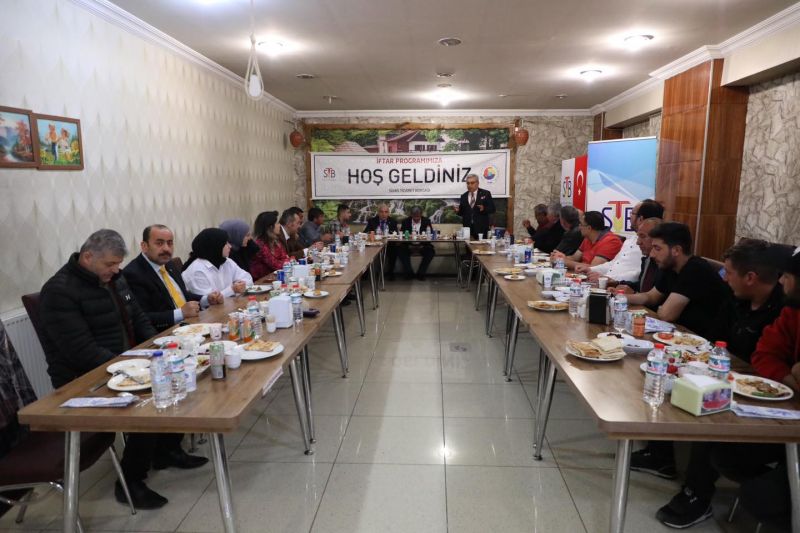 BORSA YÖNETİMİ GEMEREK İLÇESİNDEKİ ÜYELERLE İFTARDA BİR ARAYA GELDİ