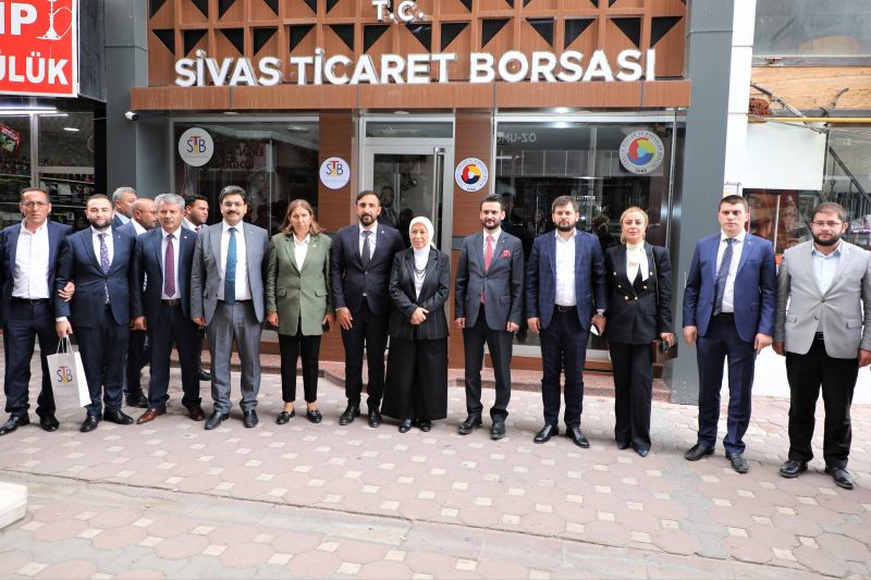 AK PARTİ MKYK ÜYELERİNDEN BAŞKAN KARAKAYA