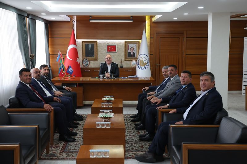 YÖNETİM KURULU ÜYELERİMİZDEN BELEDİYE BAŞKANI BİLGİN'E ZİYARET