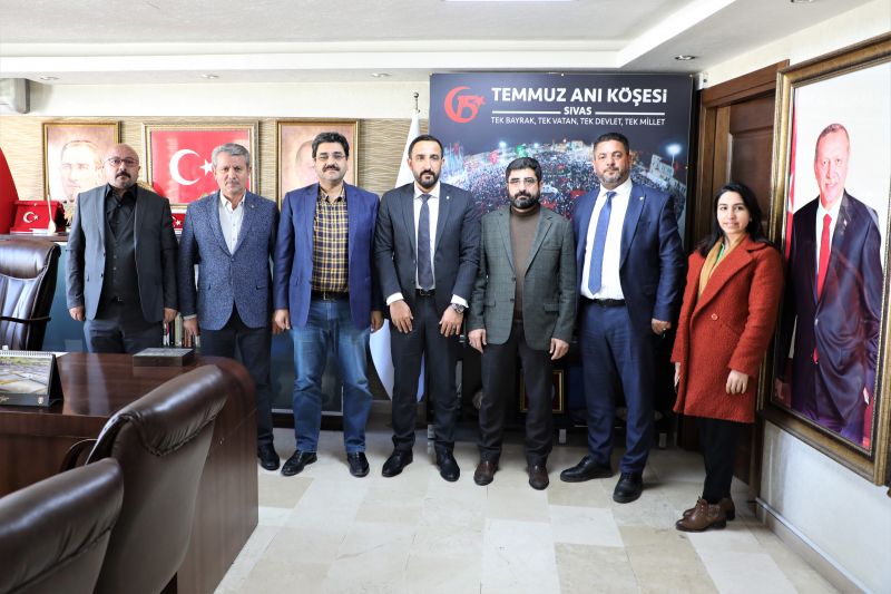 BAŞKAN KARAKAYA VE YÖNETİM KURULUNDAN AK PARTİ İL BAŞKANI AKSU'YA ZİYARET