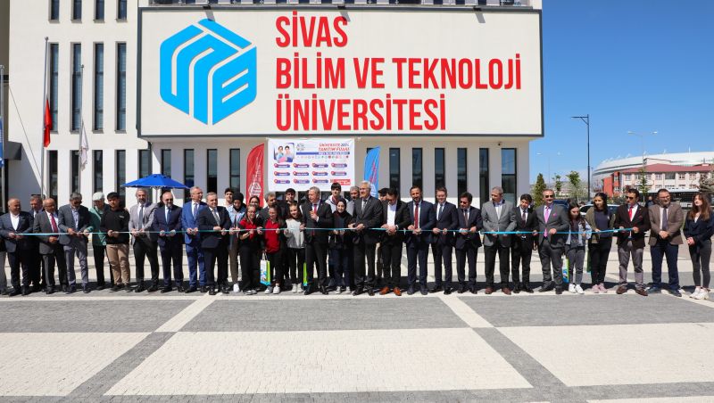 BAŞKAN KARAKAYA, 2024 ÜNİVERSİTE TANITIM FUAR ETKİNLİĞİNE KATILDI