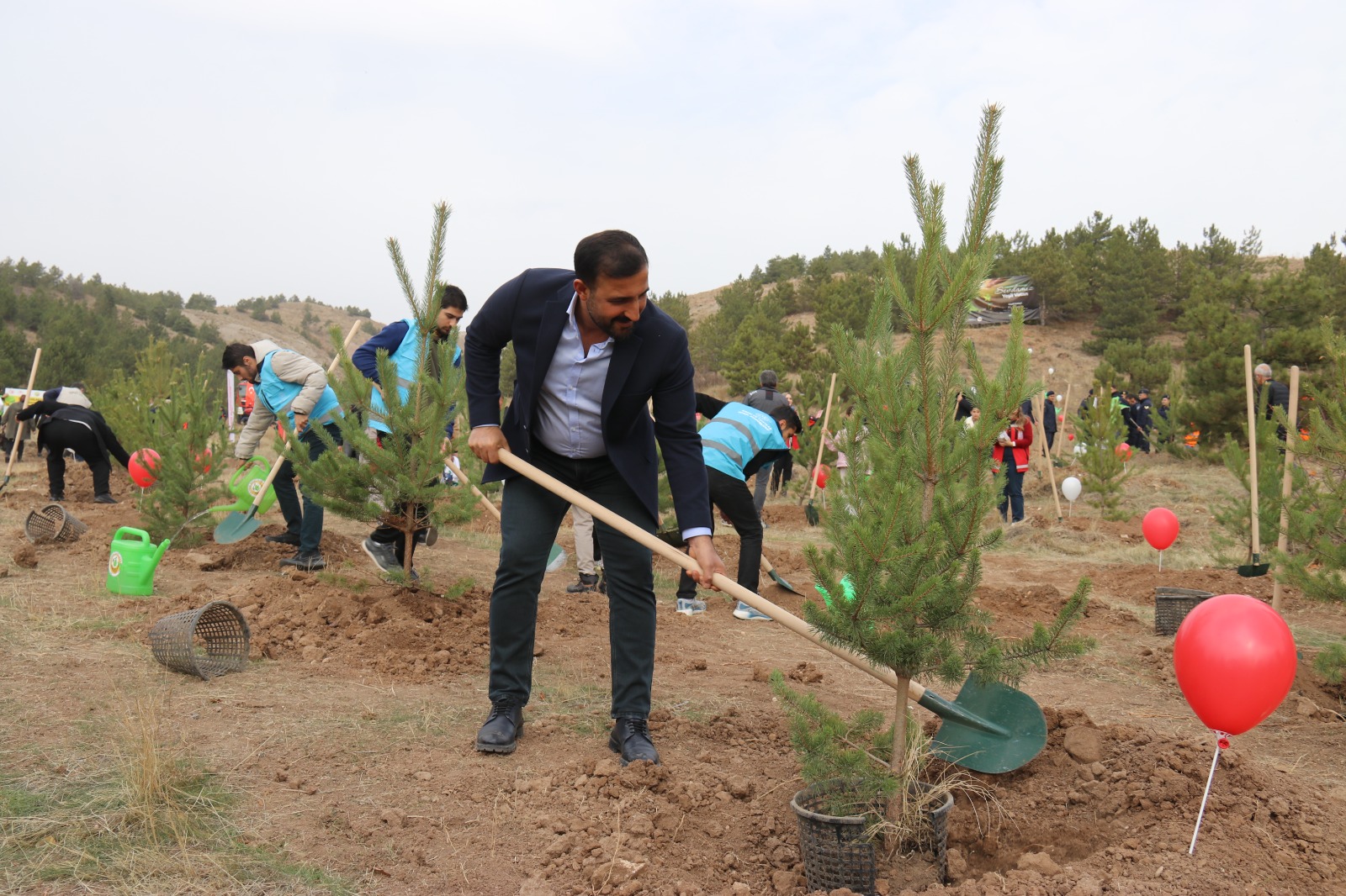 90 Bin Fidan Toprakla Buluştu