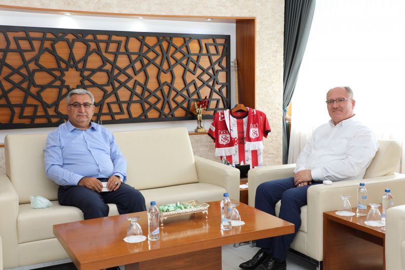 BAŞKAN HASTAOĞLU'NDAN SİVAS BELEDİYE BAŞKANI BİLGİN'E ZİYARET
